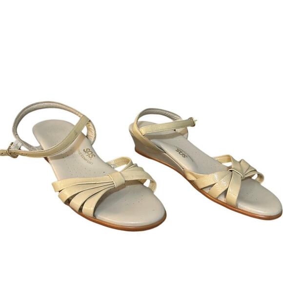 SAS Size 9 Strappy Kitten Wedge Sandal Cream White Patent Leather Vacation Comfy - Picture 3 of 9